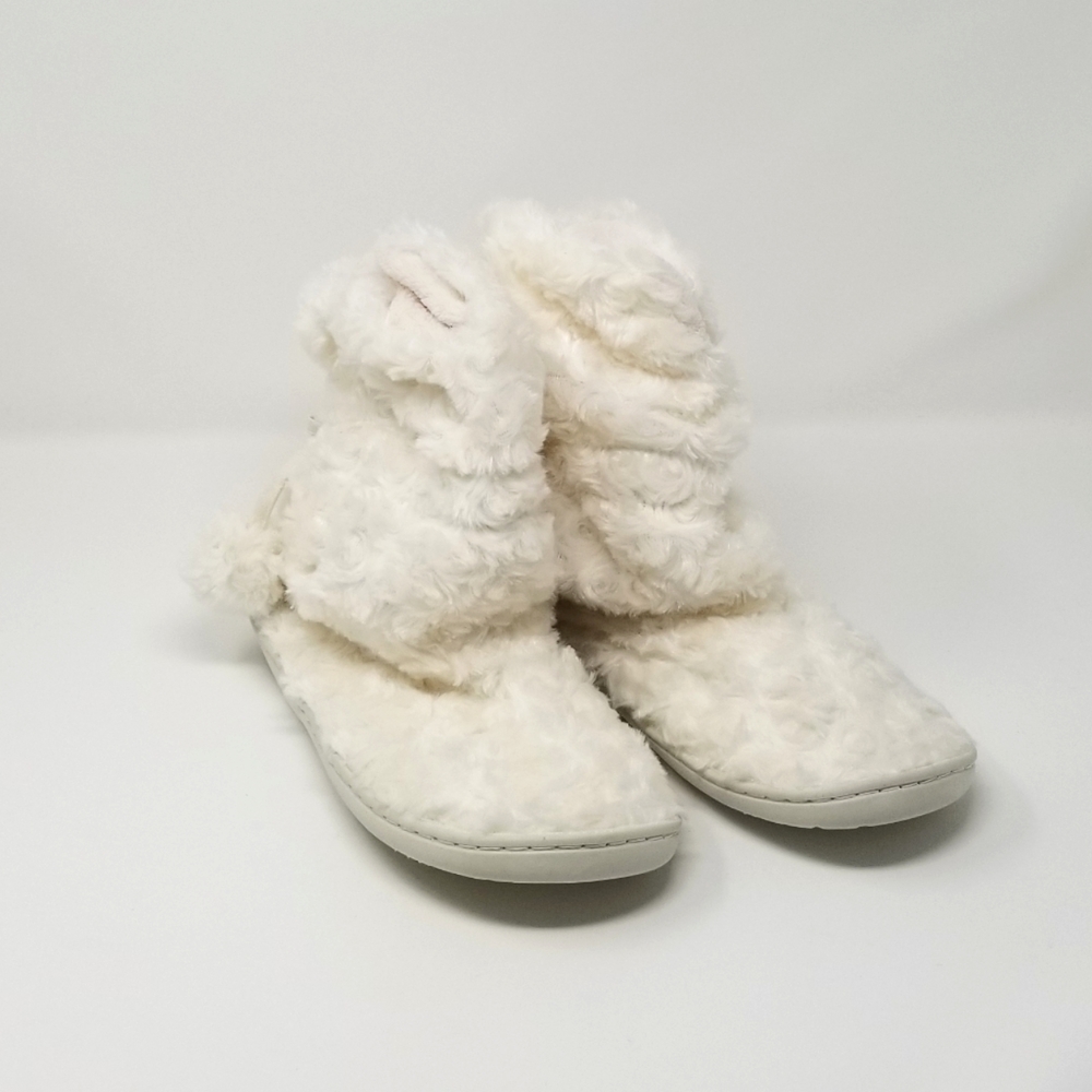 Brand new size 7/8 white slipper booties